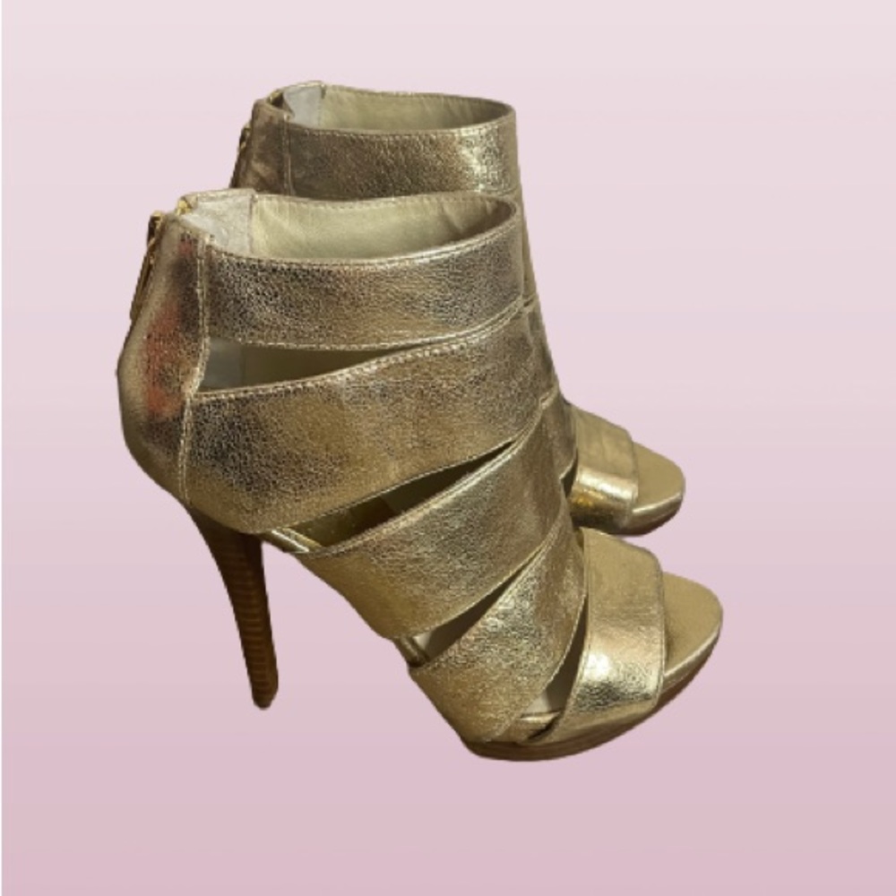Michael Kors Gisele Platform Heel
Gold Metallic Leather 6M